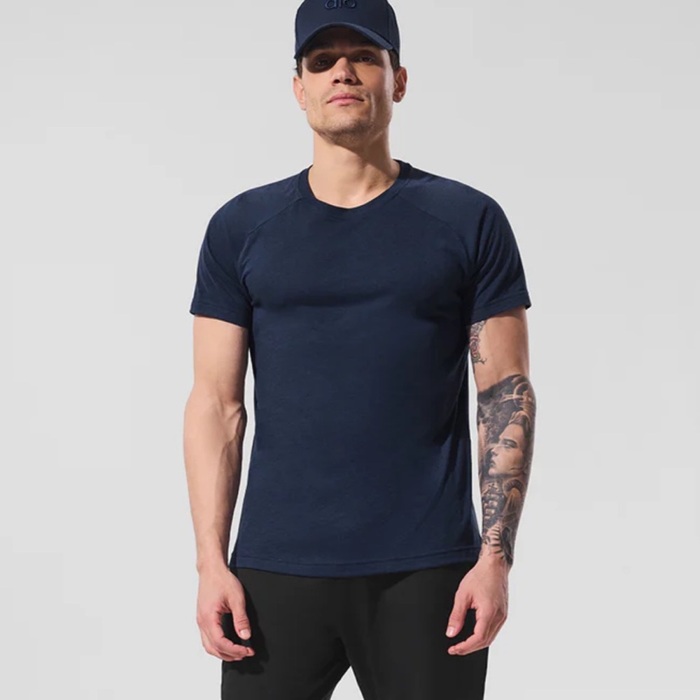 ALO Yoga Men's Navy Short Sleeve Triumph Tee